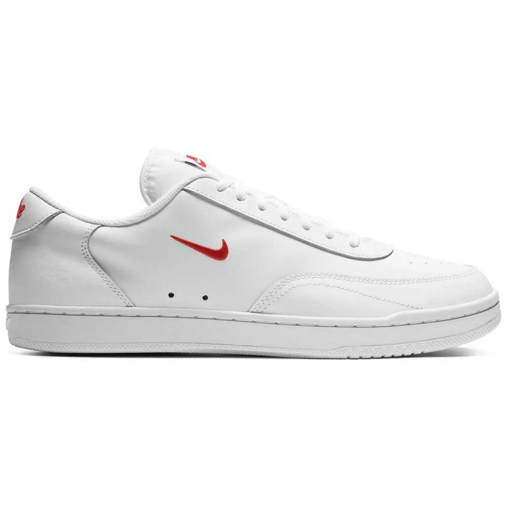 nike sportswear court